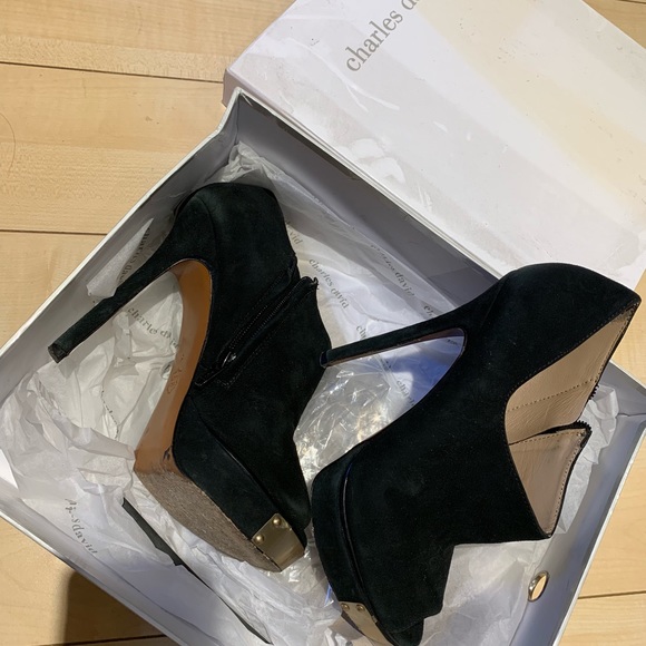 Shoes - Picture 7 of 7